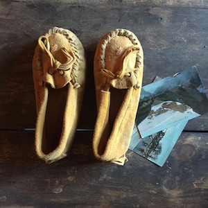 Deer Hide Moccasins Kids Size 5, Handcrafted Moccasins , Canadian Aboriginal Made