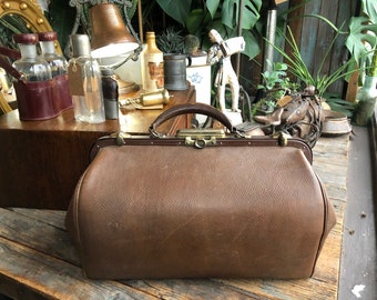 Antique Leather Doctors Bag || Brown Leather Bag || Small Doctors Carrying Bag || Vintage Leather Suitcase