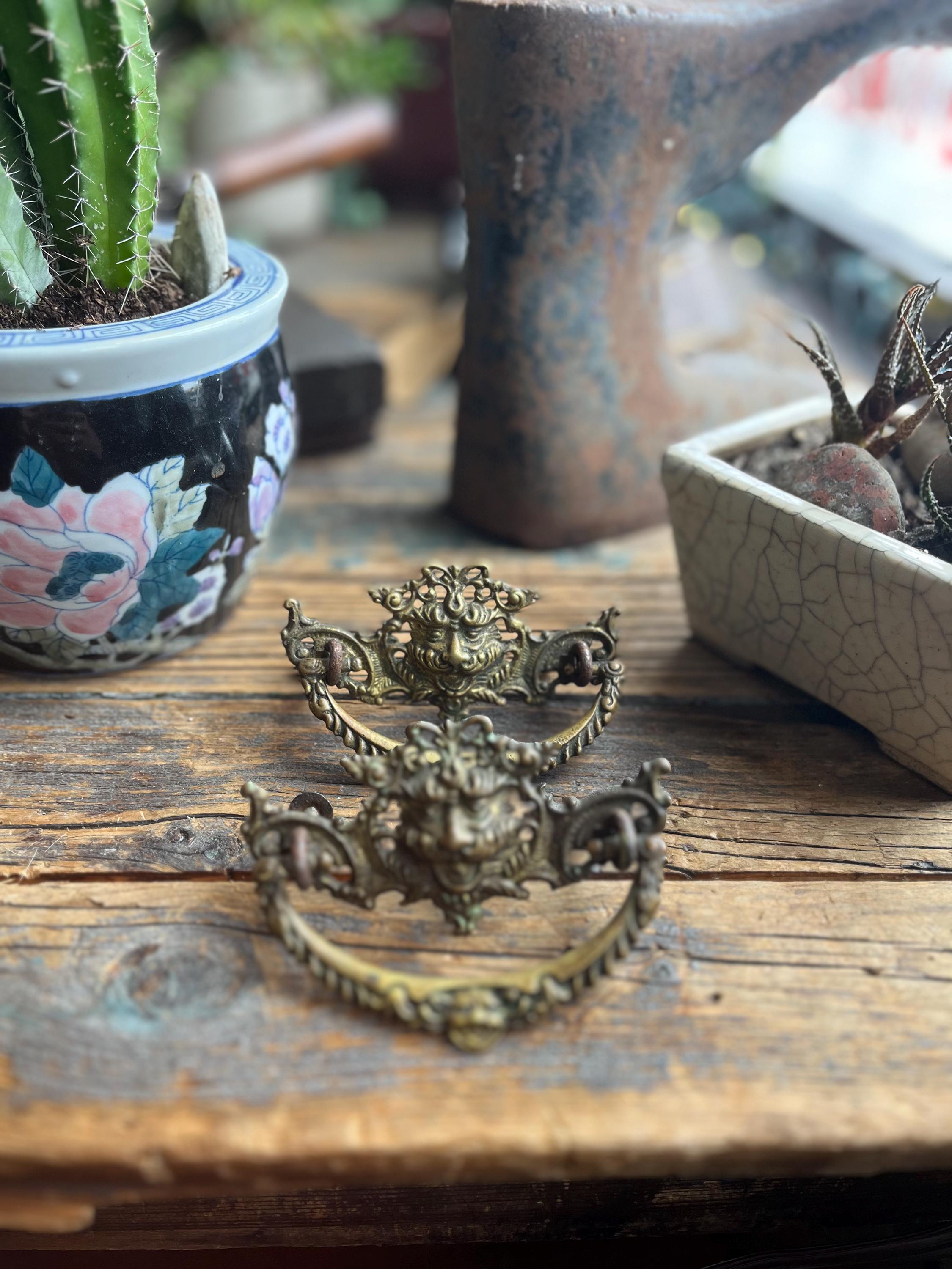 ガーゴイル/2 handles Gargoyle Handles - Etsy