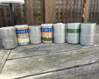 Lot de 7 boîtes de conserve de film en aluminium rustiques vintage 35 mm, ensemble de photographies rustiques industrielles de 35 mm, Kodak Agfa Fuji Dupont