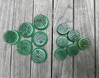 Paire de grenouilles fleuries vintage NOS : composition florale de jardin ronde 1 1/2 po. (2)