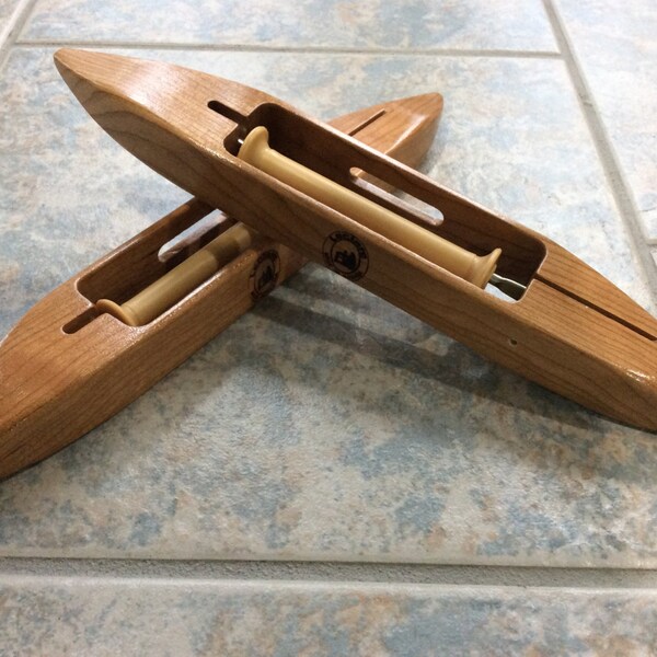 LeClerc 11" Slim Boat Shuttle - Cherry - LeClerc Handweaving Tool