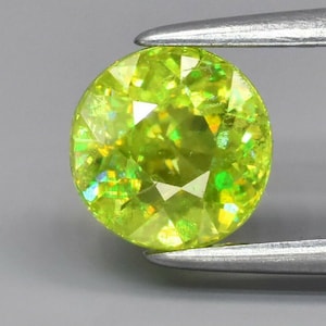 1.14ct 6mm Round Natural Yellowish Green Sphene Madagascar, Adamantine Luster