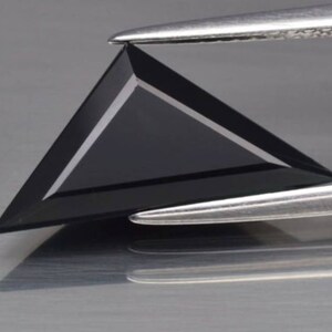 VVS 2.49ct Stunning 100% Natural Trillion Unheated Untreated Dark Green Tourmaline