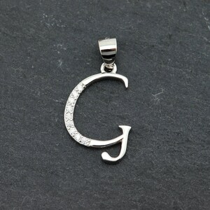 Colgante de plata de ley con piedra preciosa de circón transparente natural, colgante de letra G, encanto de letra G, colgante de letra, encanto de letra, colgante de piedra preciosa