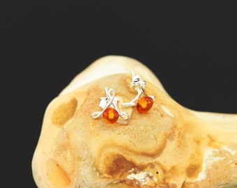 Sterling silver earrings with natural Baltic amber, amber stud earrings, amber  gemstone earrings, cognac amber earrings