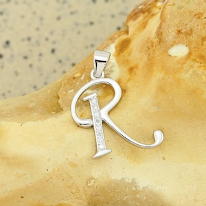 Colgante de plata de primera ley con piedra preciosa de circón transparente natural, colgante de letra R, encanto de letra R, colgante de letra, encanto de letra, colgante de piedra preciosa