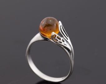 Sterling silver ring with natural Baltic amber, amber ring, honey amber ring, solid silver ring, Baltic amber ring, gemstone ring, sterling