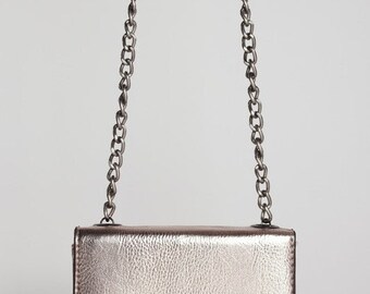 METALLIC CROSSBODY BAG