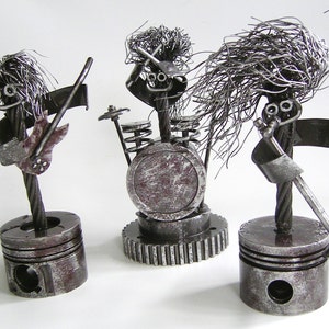 Singer Metal Sculpture Mike Stand on piston base image 2