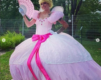 Lottie cosplay, costume princess, frog, big pink puffy dress