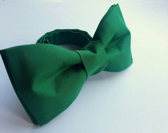 Emerald Green bowie. Cotton bow tie. Mens accessories. Wedding bow tie