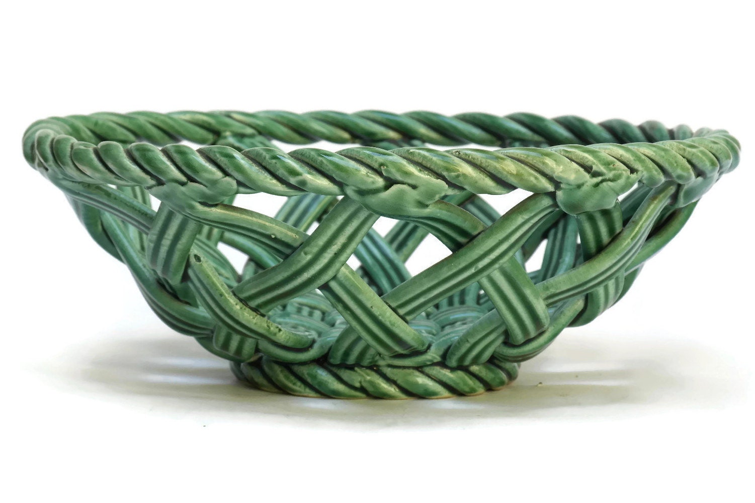 Green Ceramic Basket Weave Fruit Bow