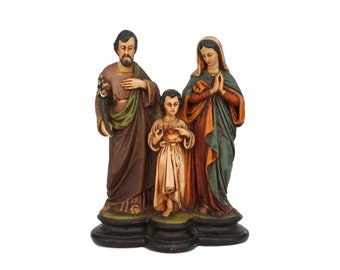 Statue de la Sainte Famille en plâtre représentant l'Enfant Jésus, la Vierge Marie et Saint Joseph