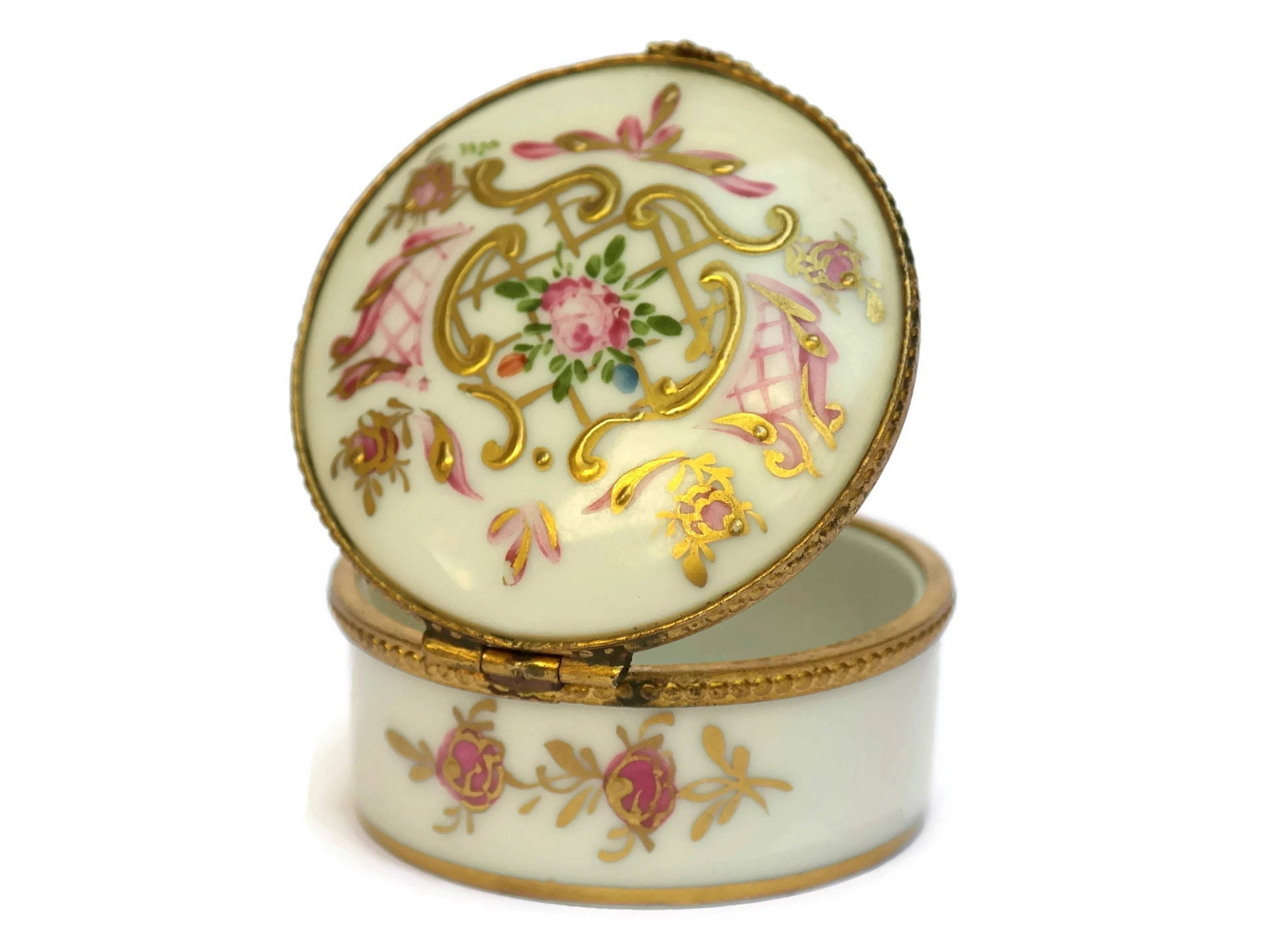 Hand Painted Limoges Porcelain Pill Box.