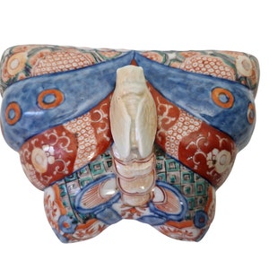 Antique Japanese Imari Butterfly Box with Lucky Cicada Figurine, 19th Century Asian Art Porcelain Dish