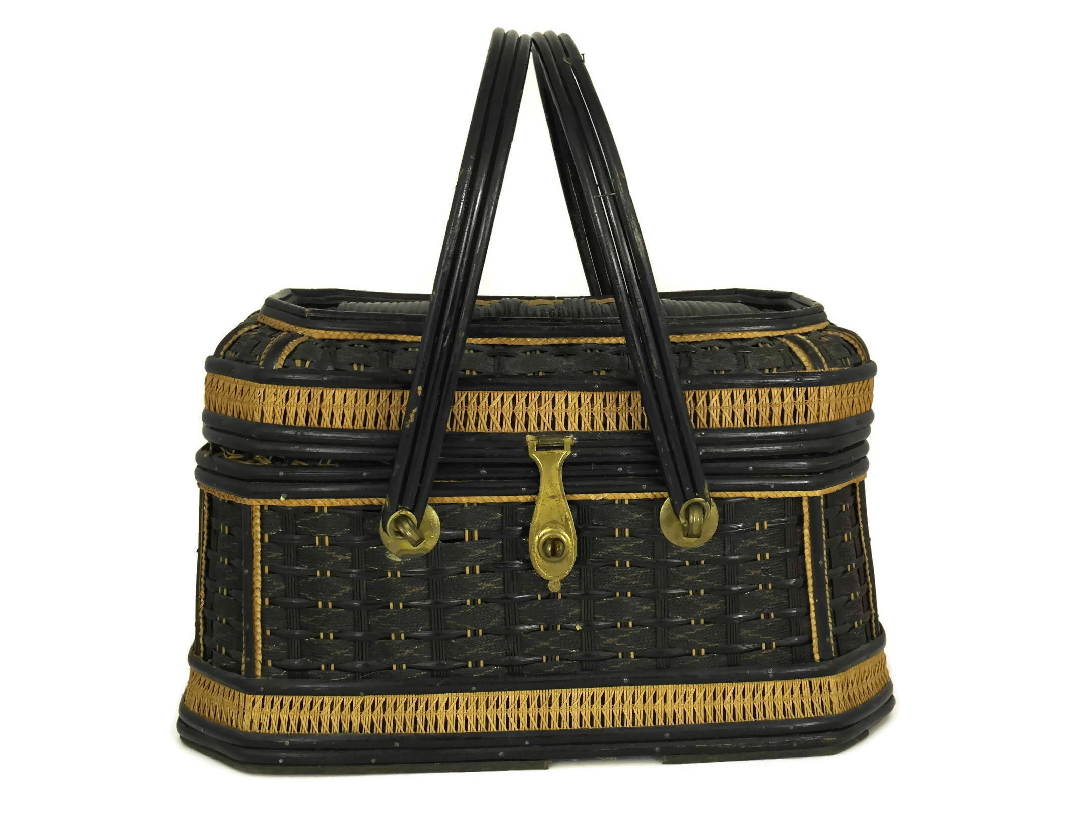 French Antique Basket with Lid and Clasp. Rustic Knitting Basket.
