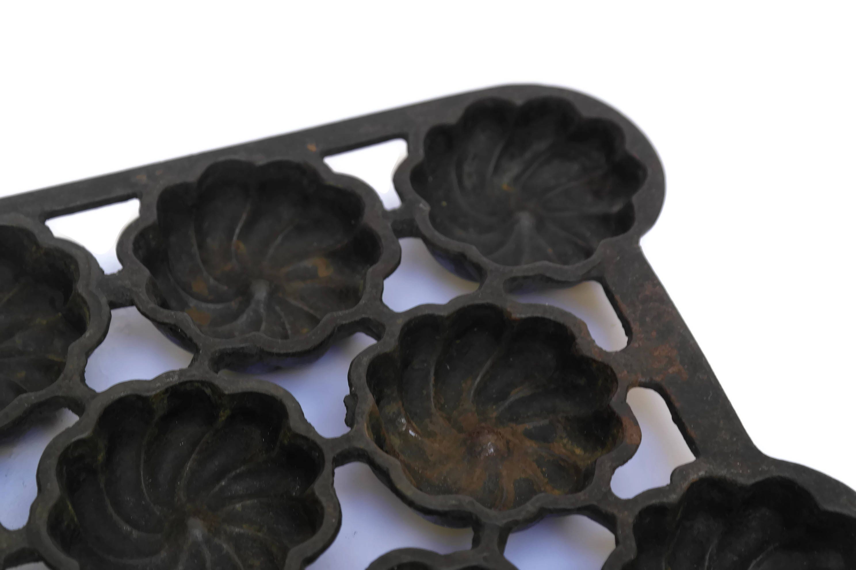 Rare Cast Iron 11 Hole Muffin Pan