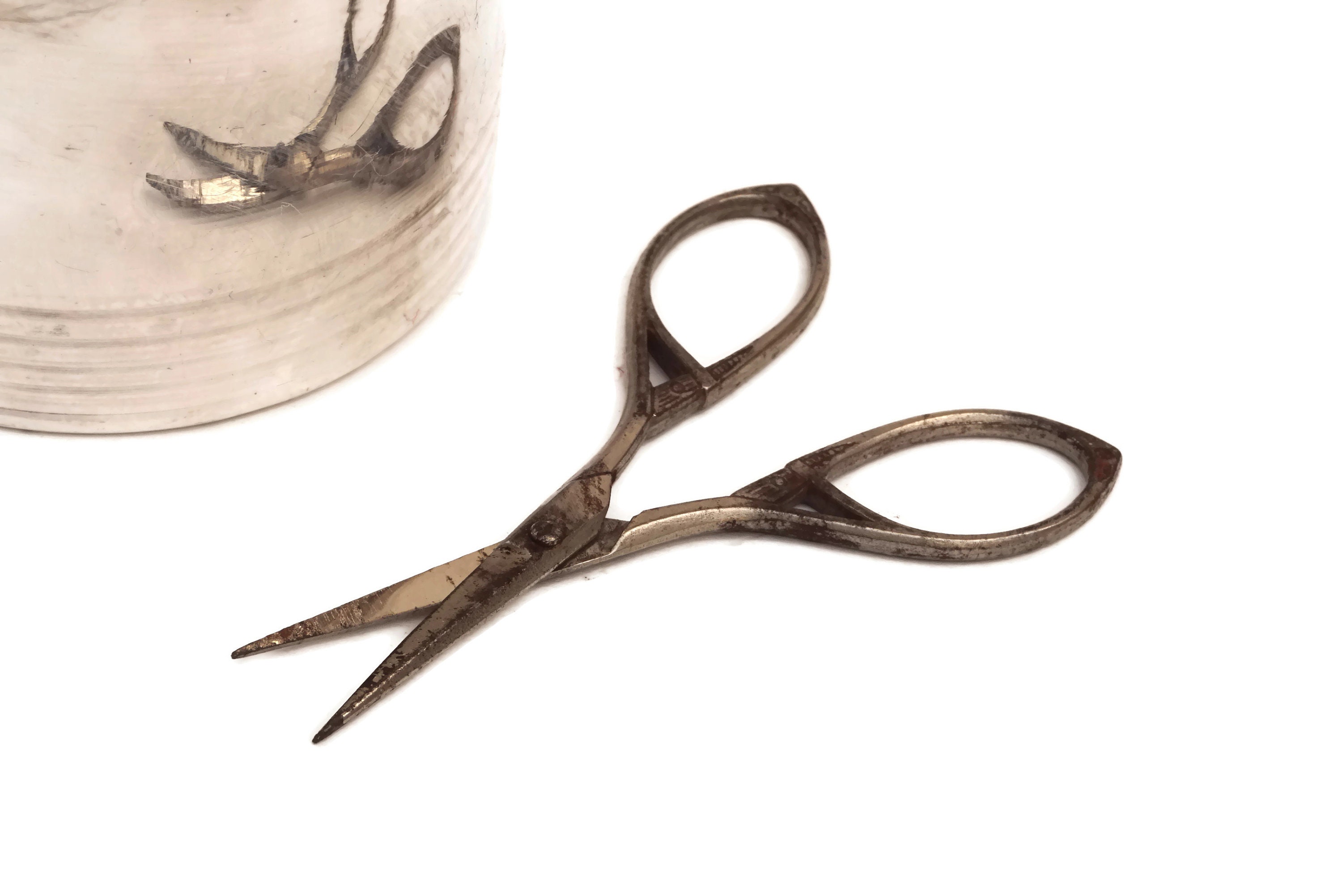 French Kitchen Twine Holder and String Dispenser with Scissors