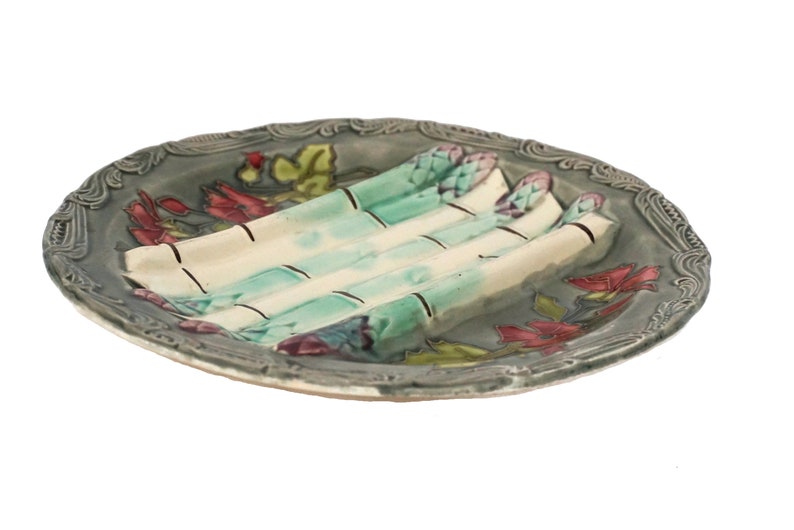 A collectible Longchamp Asparagus Plate