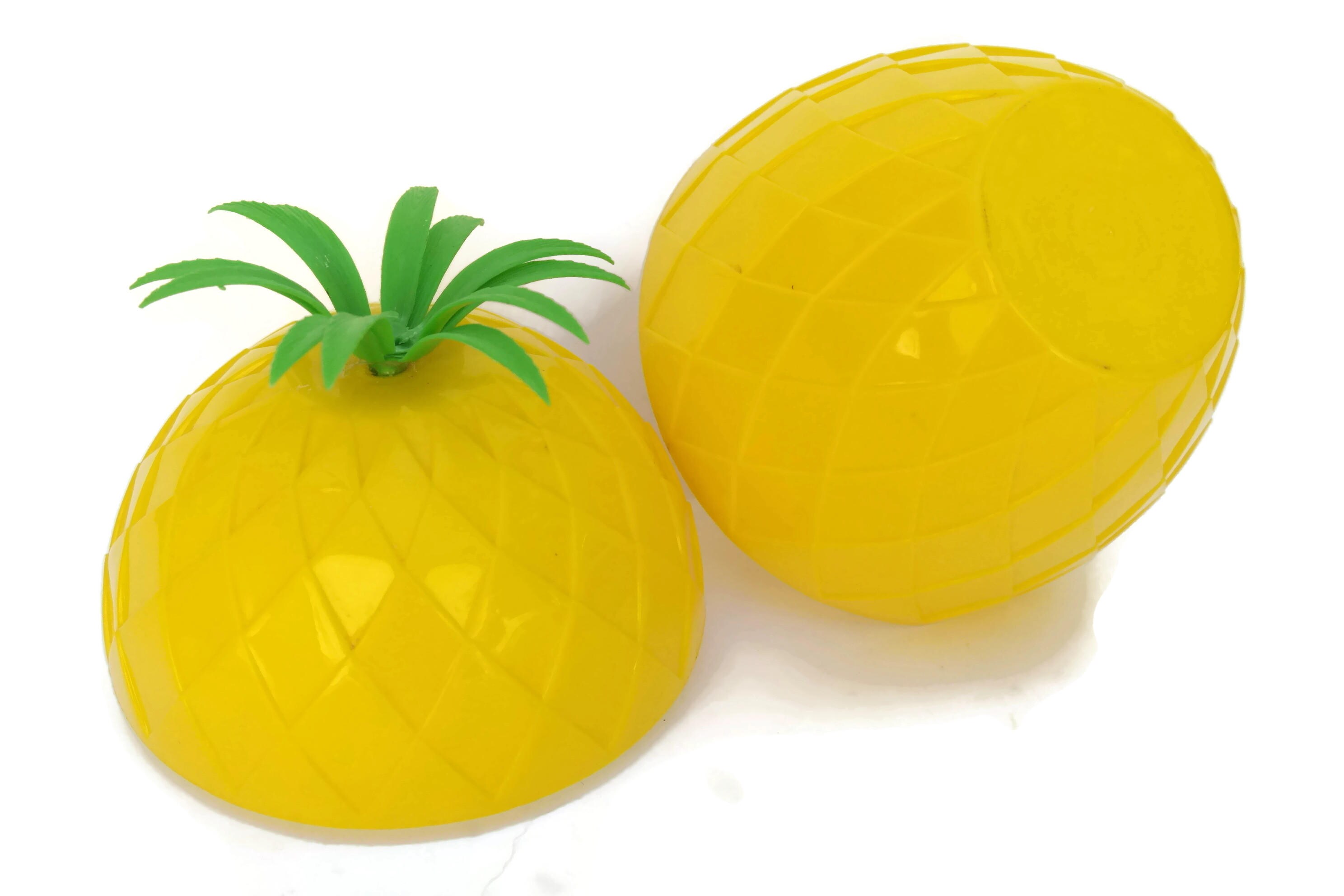 Vintage Yellow Plastic Pineapple Ice Bucket. Retro Barware. Yellow and