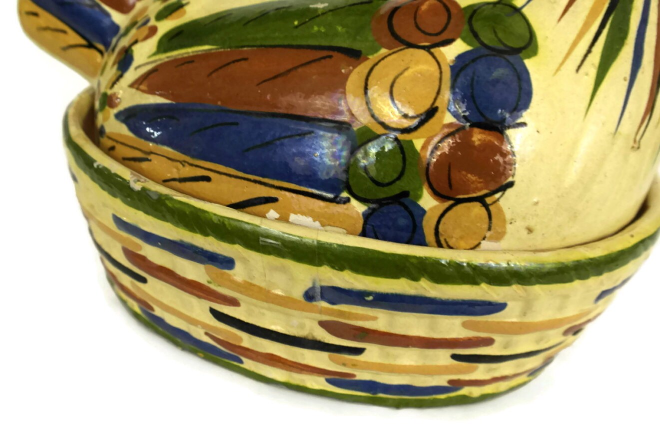 Large Vintage Mexican Pottery Tlaquepaque Chicken Casserole Pot.
