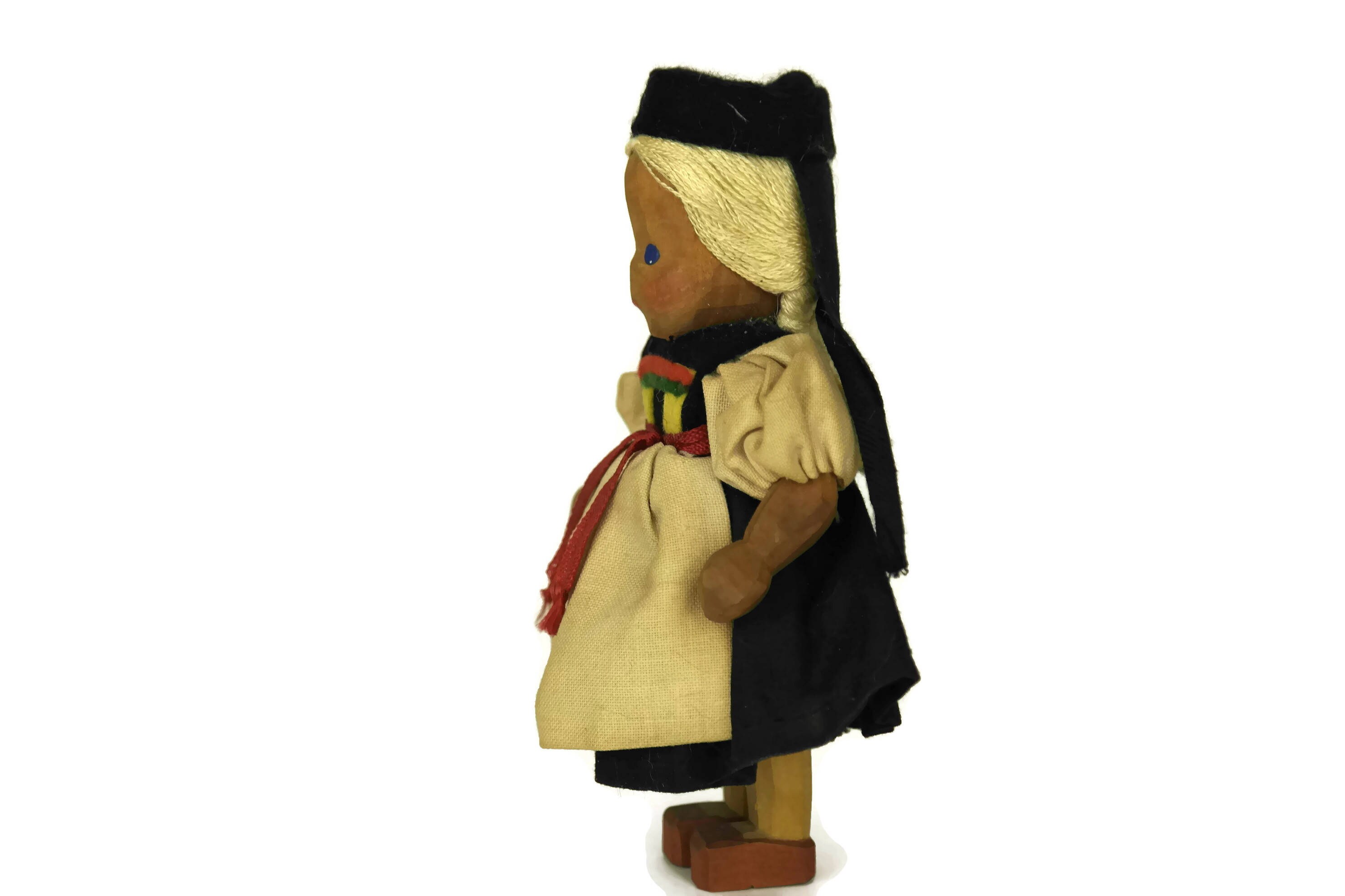 Vintage German Doll. Folk Art Wooden Figurine. Schwaben Swabia Souvenir