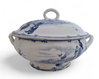 Antique French Blue Transferware Soup Tureen by Gien in Vol d'Oiseaux Pattern, 19th Century Ceramic Serving Dish