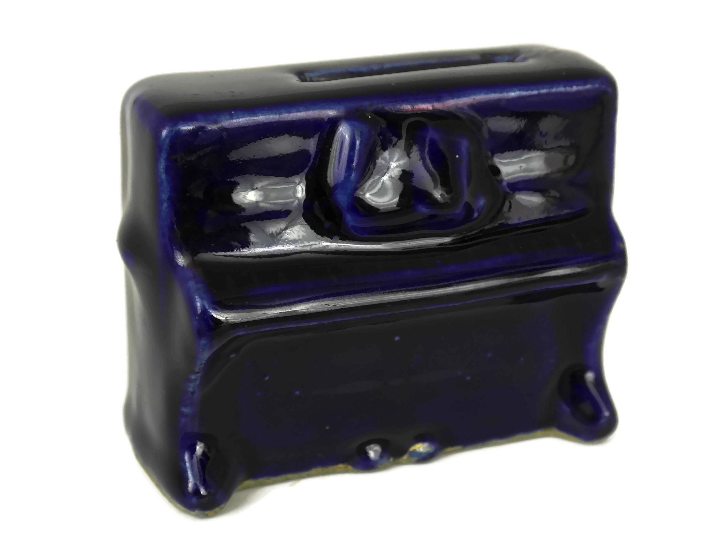 breakable coin bank