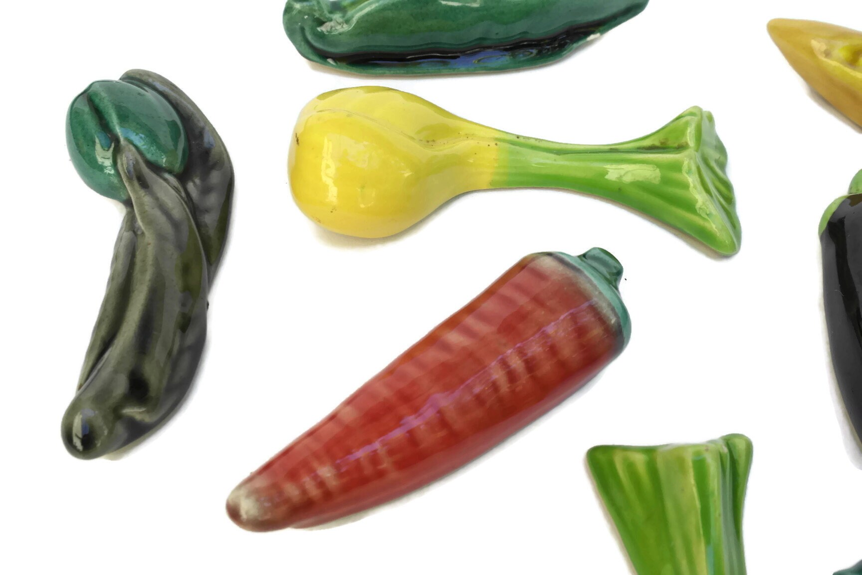 Ceramic Vegetable Knife Rests.