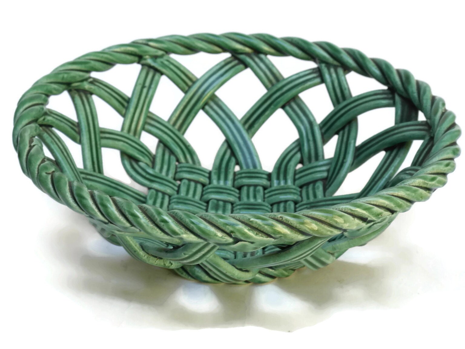 Green Ceramic Basket Weave Fruit Bow