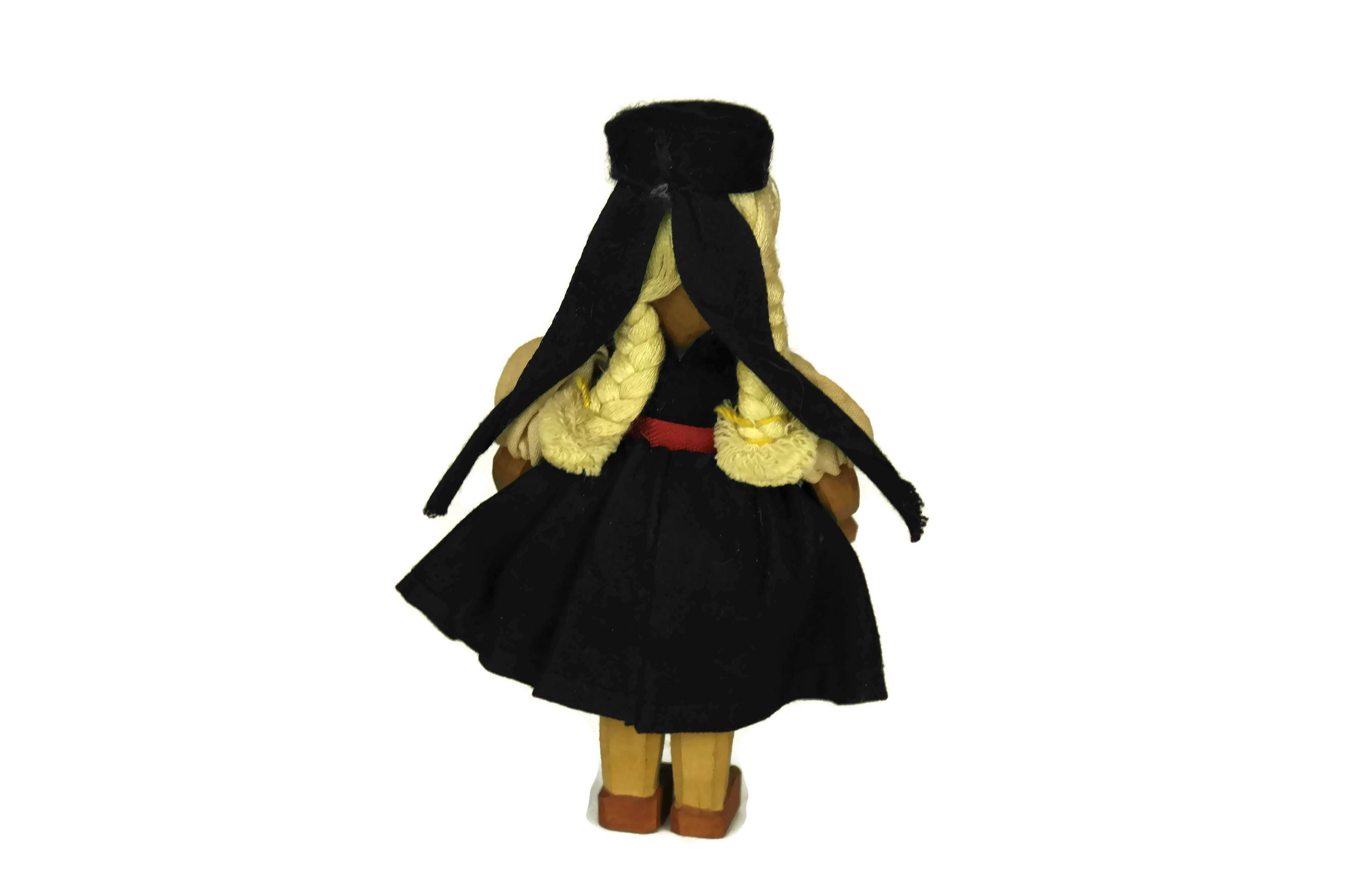 Vintage German Doll. Folk Art Wooden Figurine. Schwaben Swabia Souvenir