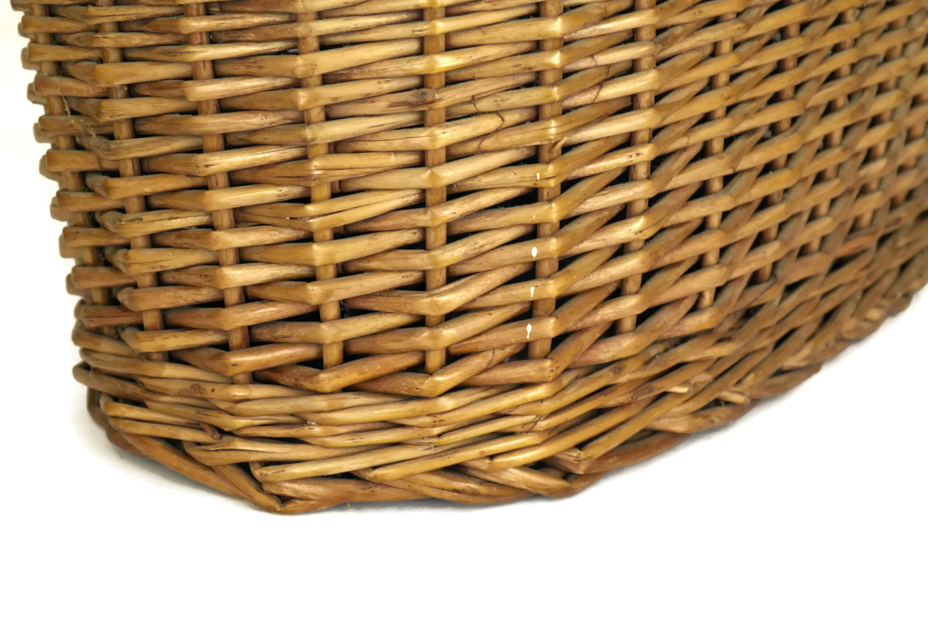 French Laundry Basket with Lid.