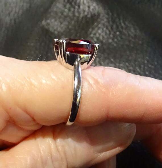 Ruby Solitaire Ring, Vintage Jewelry - image 3