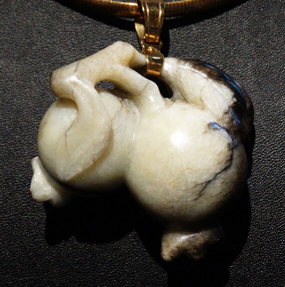 Jade 22K Pendant,  Hetian Nephrite, Qing 1800s - image 4