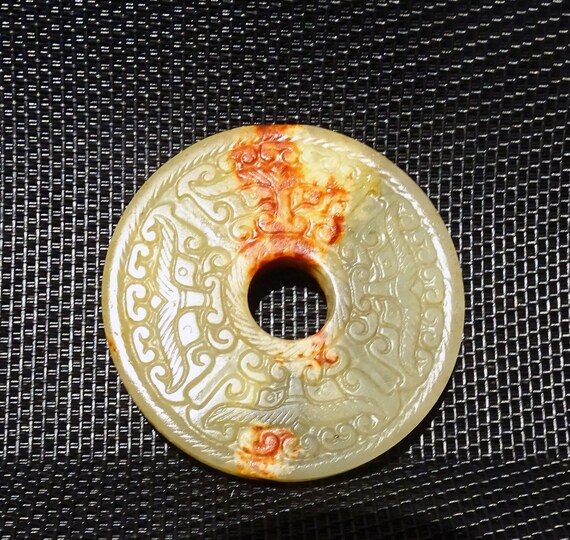 Carved Jade Pendant, Qing Dynasty Nephrite, 1800s - image 7