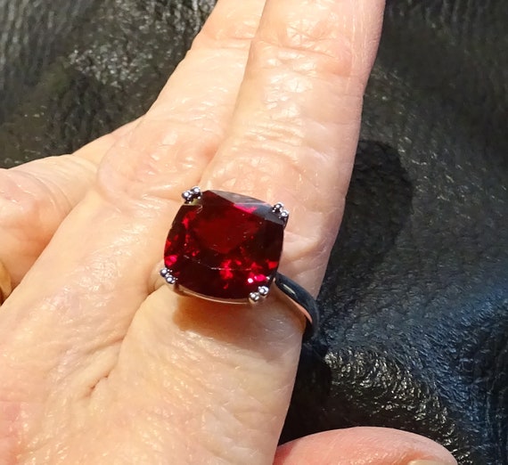Ruby Solitaire Ring, Vintage Jewelry - image 2
