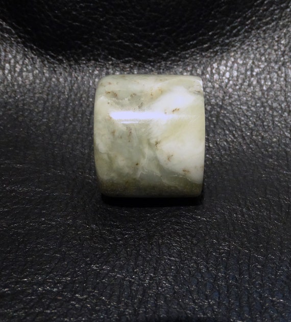 Jade Thumb Ring, Qing Dynasty Nephrite - image 10