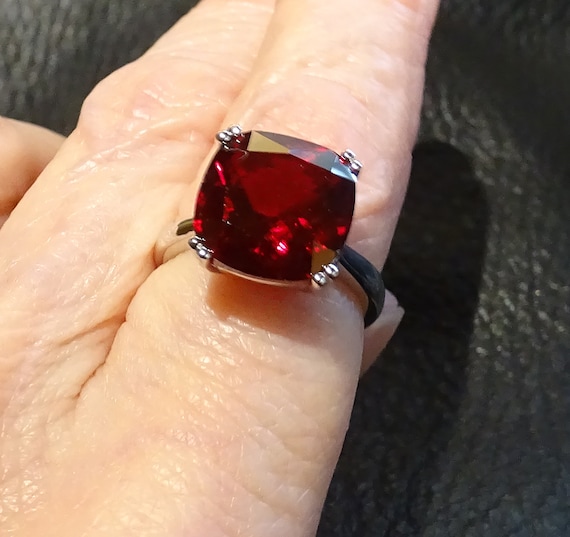 Ruby Solitaire Ring, Vintage Jewelry - image 1