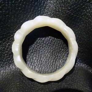 Exquisite Jade Bangle Bracelet, Antique Mutton Fat Hetian Nephrite, Qing 18/19th Century image 5