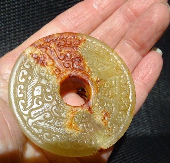 Carved Jade Pendant, Qing Dynasty Nephrite, 1800s - image 9