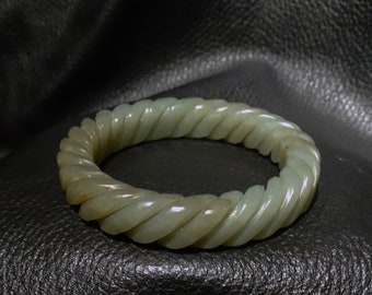 Jade Twist Bangle Bracelet, Hetian Nephrite, Qing 1800s