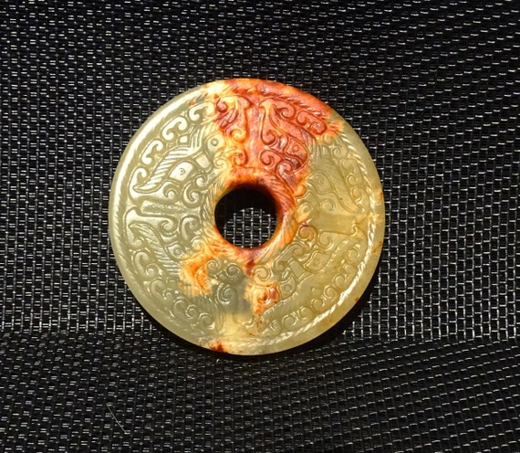 Carved Jade Pendant, Qing Dynasty Nephrite, 1800s - image 3
