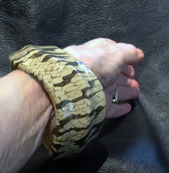 KJL Designer Bangle, Animal Print, Signed Kenneth… - image 9