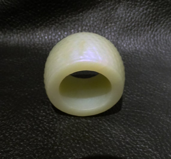 Antique Jade Ring , Hetian Nephrite, Ca 1800s - image 4