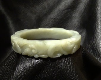 Jade Bangle Bracelet, Hetian Nephrite, Qing Dynasty 1800s