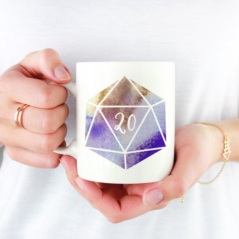 Taza de dados D20 / Opciones de color / Taza de café de cerámica blanca de 11 oz / Mazmorras y dragones / RPG / Regalo para geeks Purple