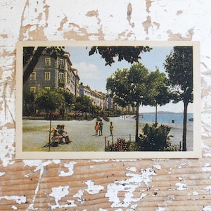 Carte postale vintage Zara Croatie • Riva Vittorio Emanuele III des années 1930 • Photo réelle RPPC • Côte Adriatique • Vue de rue européenne antique