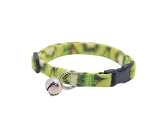 Kiwi Cat Collar, Green Kiwi Fruit Pattern Breakaway Cat Collar or Kitten Collar