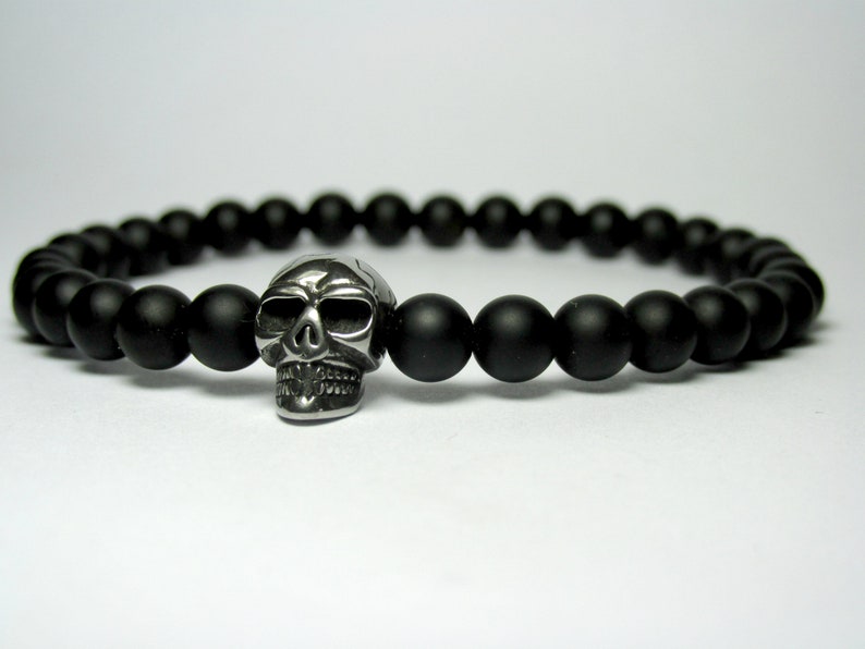 Birthday Gift for Men Mens Onyx Skull Bracelet Mens Onyx Bracelet Mens Skull Bracelet Mens Beaded Bracelet